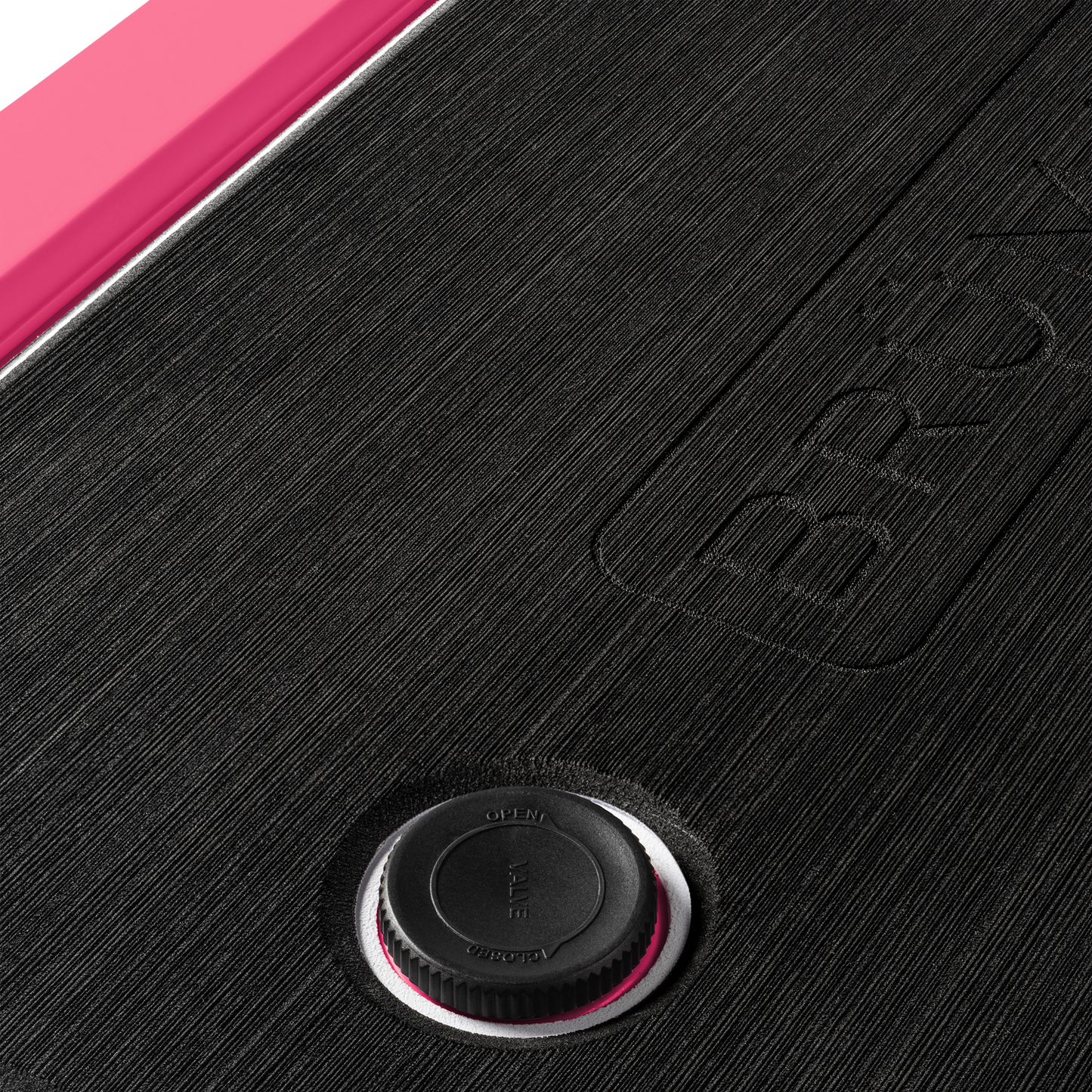 brutank-m2 brutank-55qt-neonpink-vent.png
