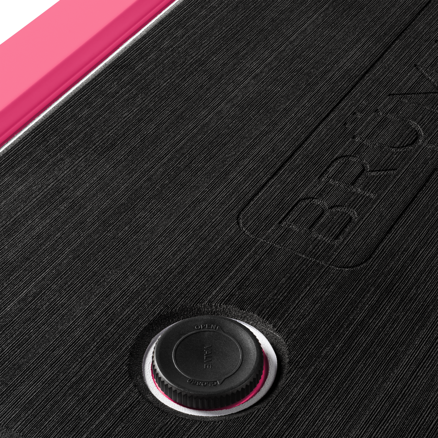 brutank-m2 brutank-55qt-neonpink-vent.png